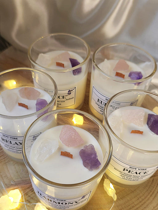 What if your candle gives you more than just light? 💎 Discover the power of crystals!